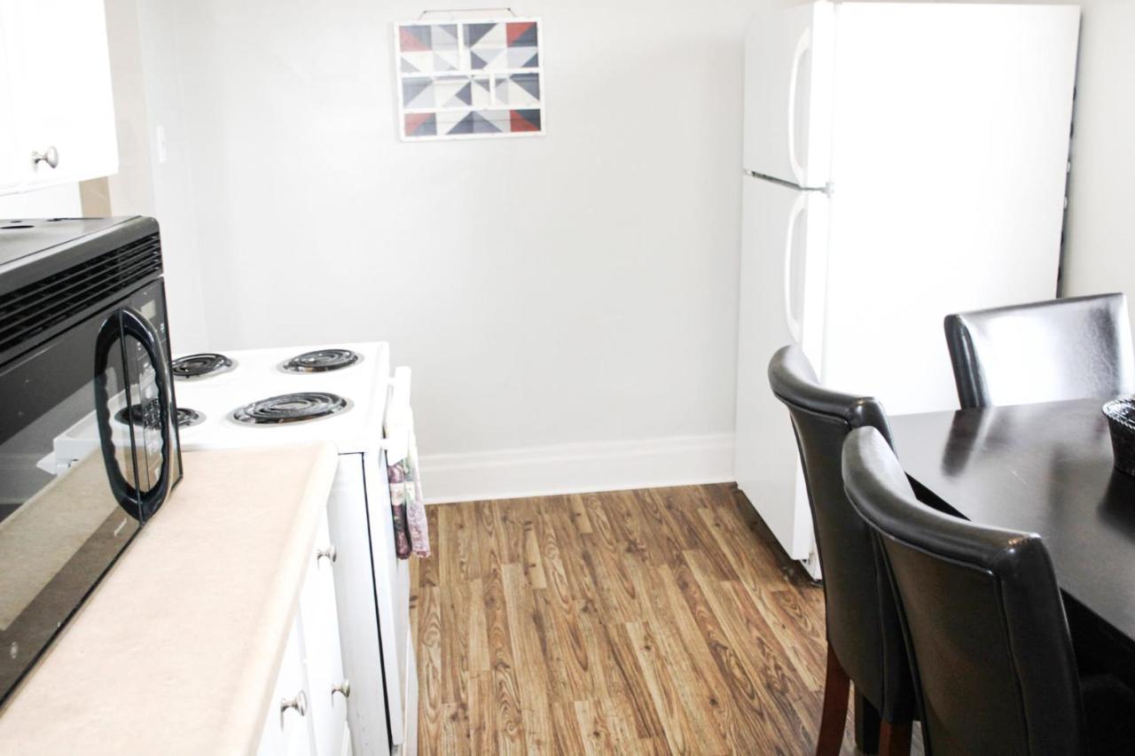 Steps Away From Hospital - 2 Queen Bed - City View Pittsburgh Bagian luar foto