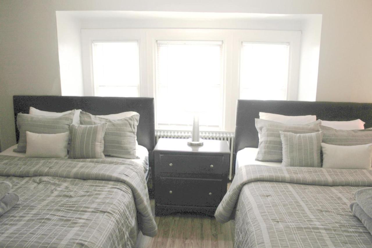Steps Away From Hospital - 2 Queen Bed - City View Pittsburgh Bagian luar foto