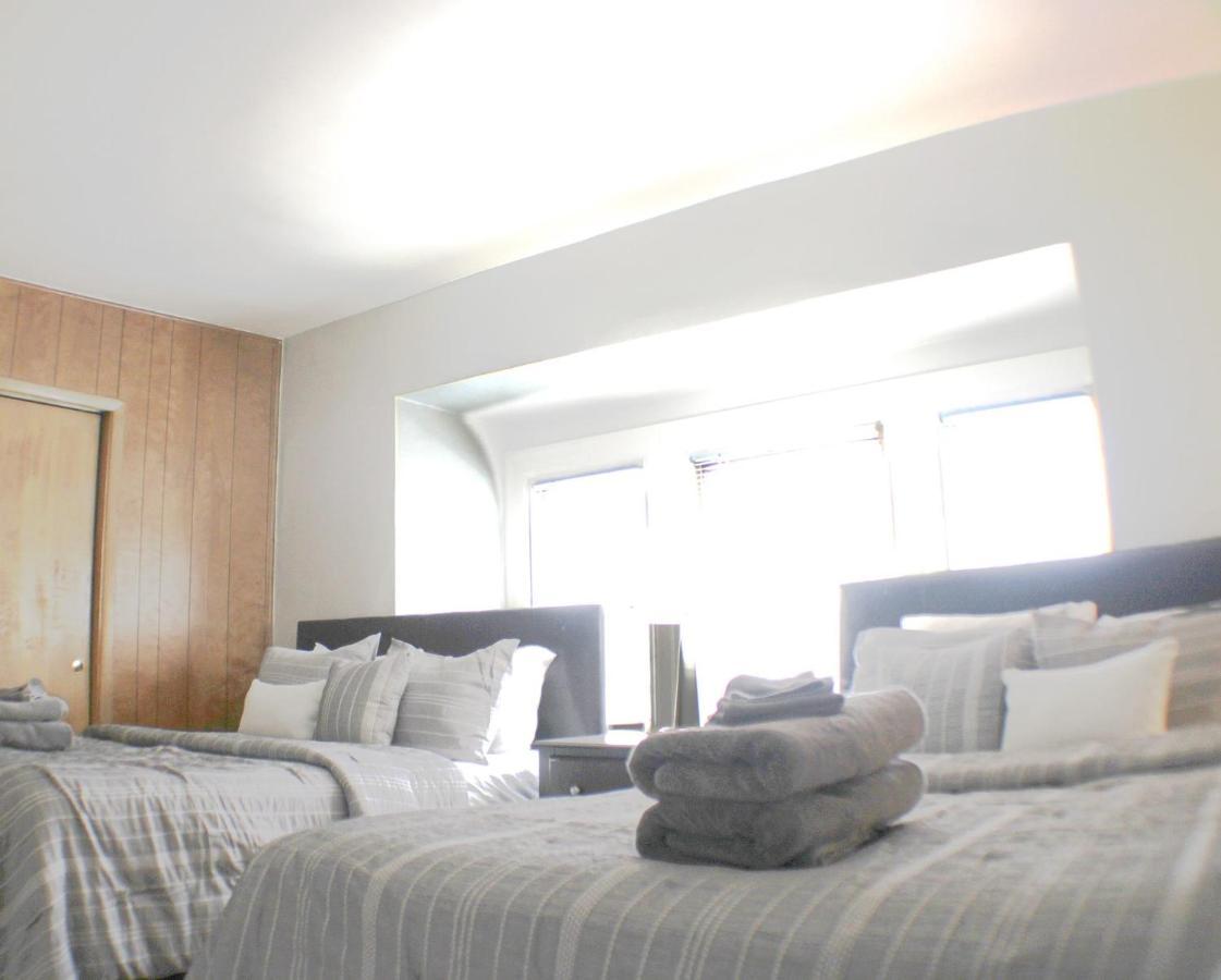 Steps Away From Hospital - 2 Queen Bed - City View Pittsburgh Bagian luar foto